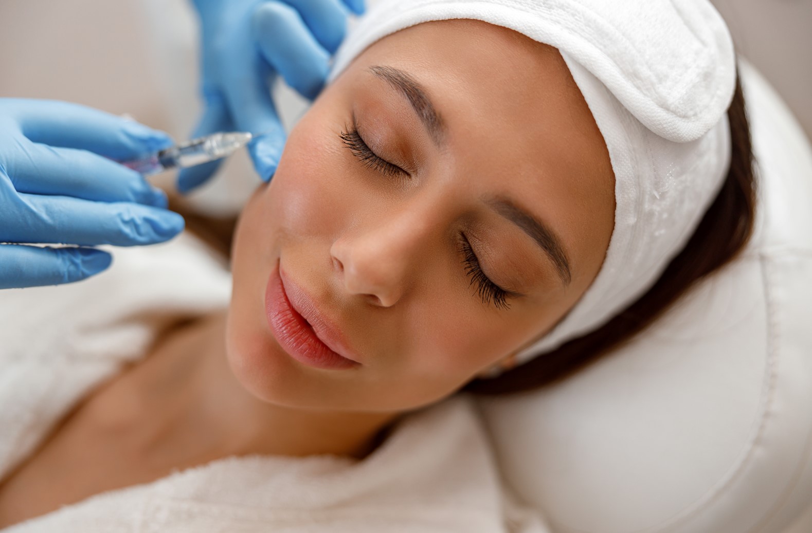 Hyaluronic Acid as a Treatment: Properties, Benefits and Applications